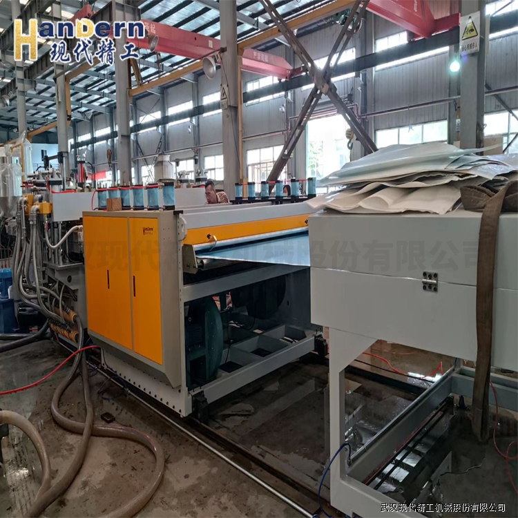 中空格子板生產(chǎn)線(xiàn)2