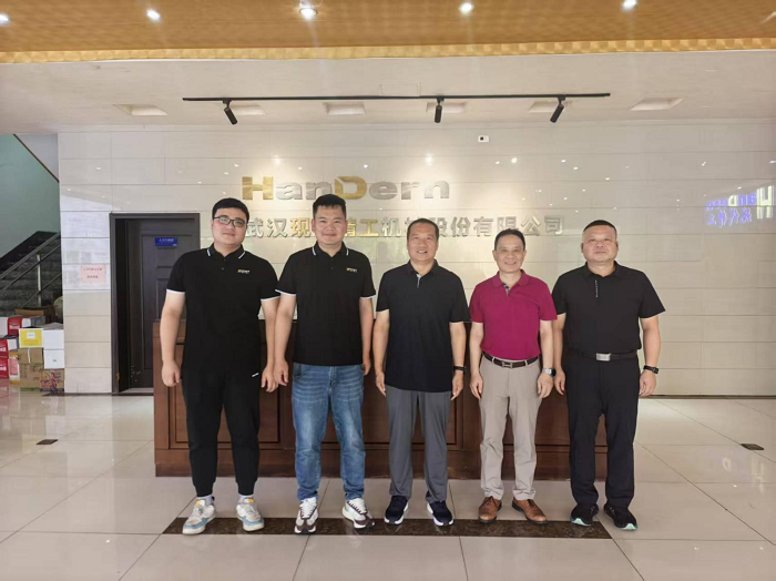 中國(guó)建筑材料工業(yè)規(guī)劃研究院團(tuán)隊(duì)參觀交流 中國(guó)建筑材料工業(yè)規(guī)劃研究院團(tuán)隊(duì)參觀交流